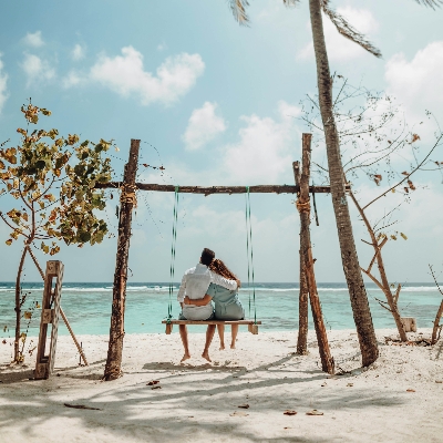 Honeymoon News: Make your dream honeymoon a reality with these top saving tips from real couples